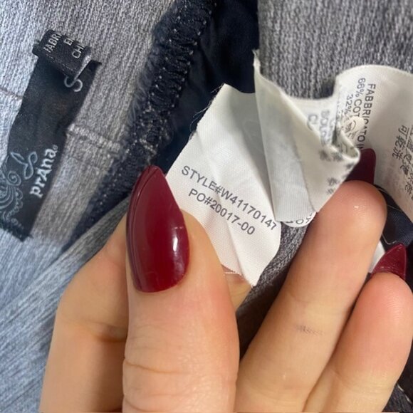 Prana Black and Gray Women's Capris - Picture 5 of 7